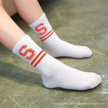 Fashion Strips und Letter Socken für kleine Mädchen Lovely Cotton Socks
